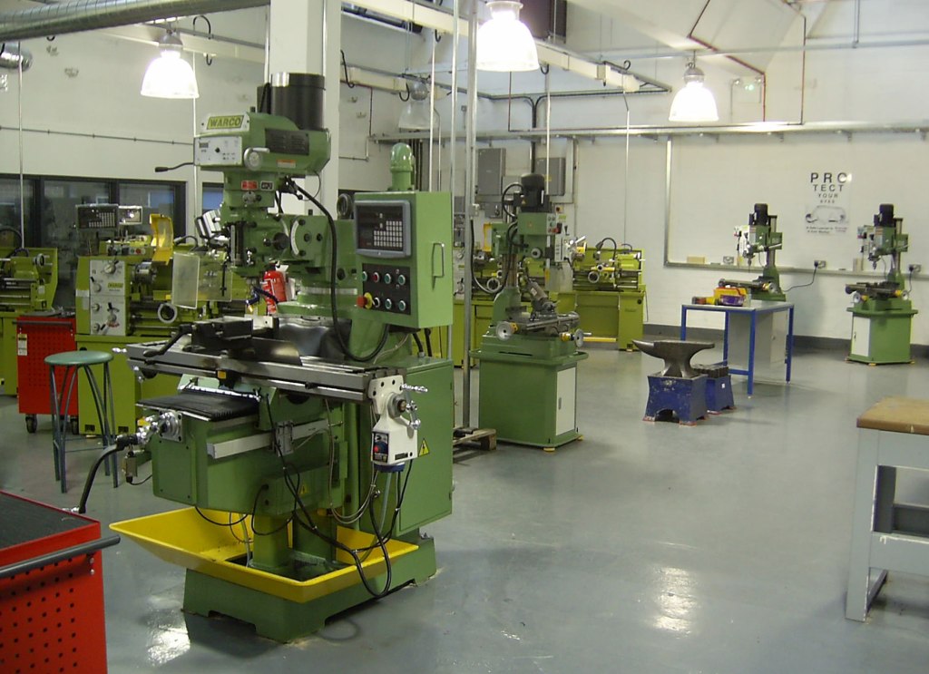 Warco milling machines in the classroom